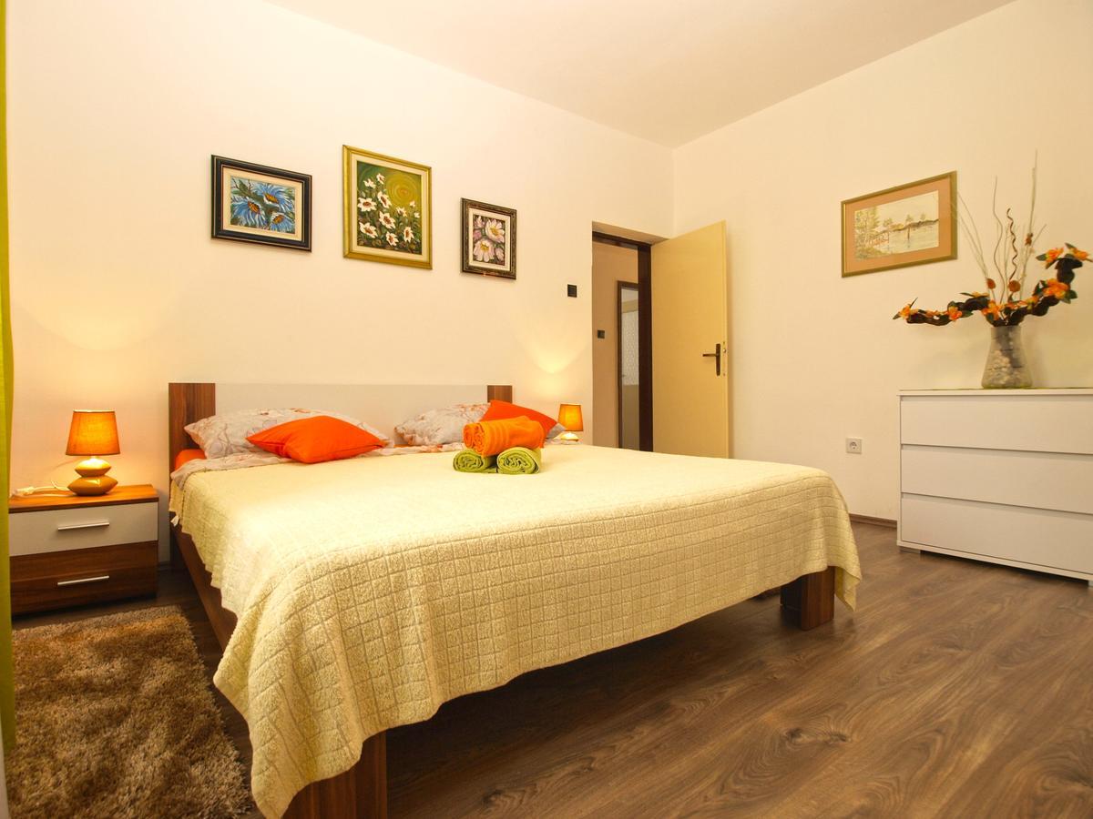 Luciano 1540 Apartment Pula